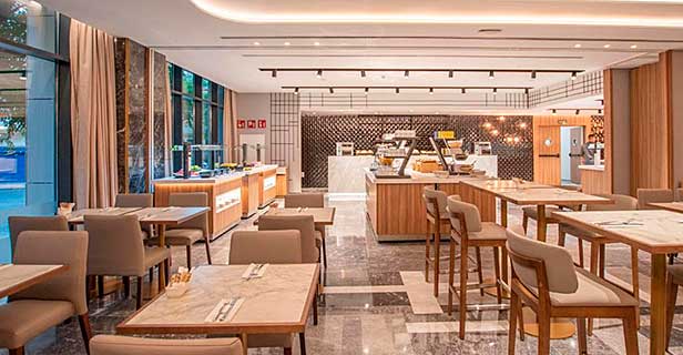 Hotel Giralda Center
