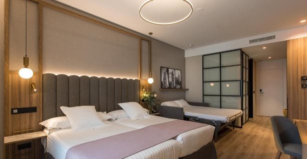 Hotel Giralda Center