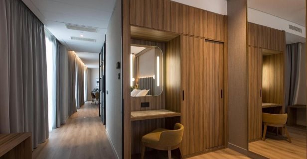 Hotel Giralda Center