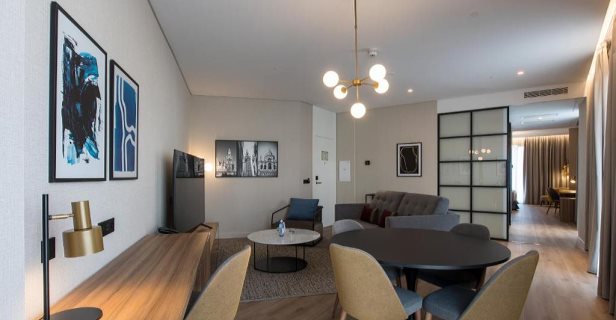 Hotel Giralda Center
