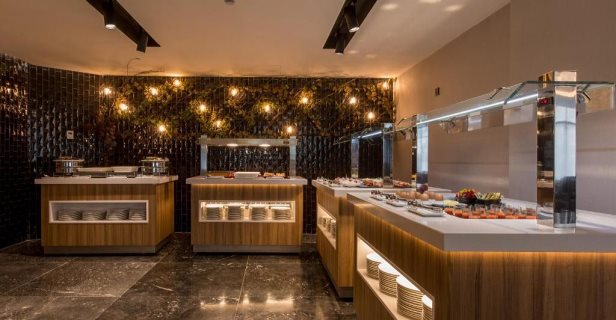 Hotel Giralda Center