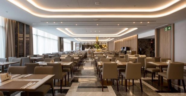Hotel Giralda Center