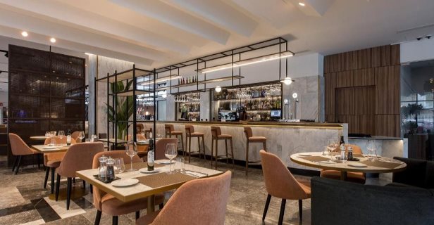 Hotel Giralda Center