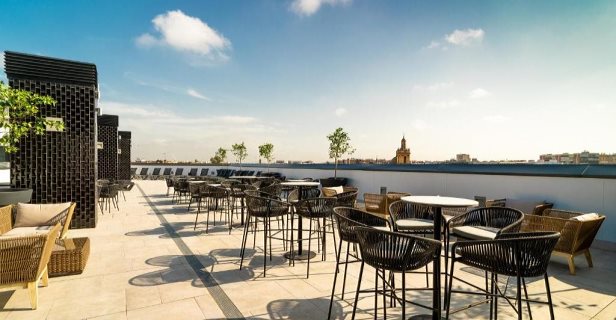 Hotel Giralda Center