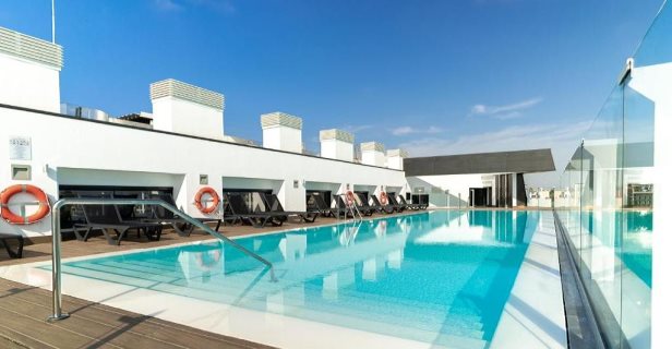 Hotel Giralda Center