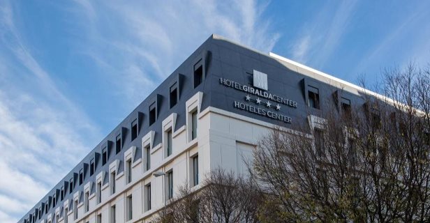 Hotel Giralda Center