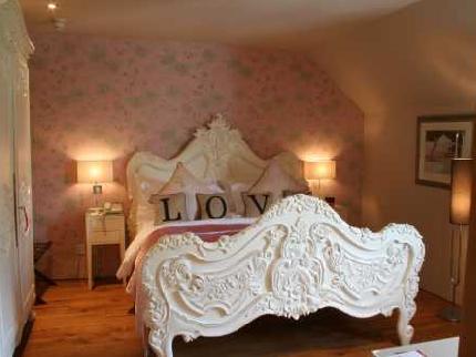 Hotel Glenskirlie House And Castle