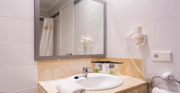 Hotel Globales Calan Blanes