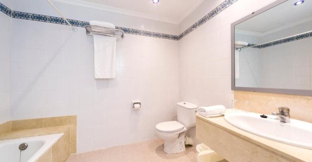 Hotel Globales Calan Blanes