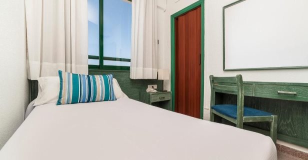Hotel Globales Calan Blanes