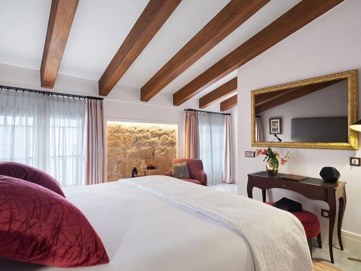 Hotel Gloria De Sant Jaume