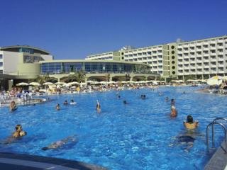 Hotel Golden Coast Resort