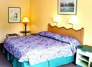 Hotel Goldstar Inn & Suites