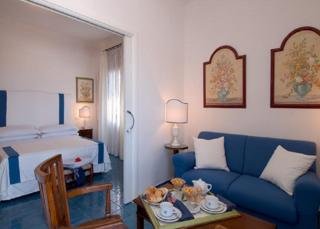 Hotel Grand Chiaia Di Luna