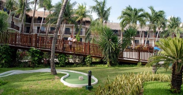 Hotel Grand Coco Bay