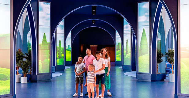 Hotel Grand Magic At Disneyland Paris