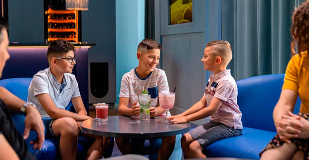 Hotel Grand Magic At Disneyland Paris