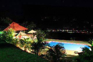 Hotel Green Lagoon Falls Park Lodge
