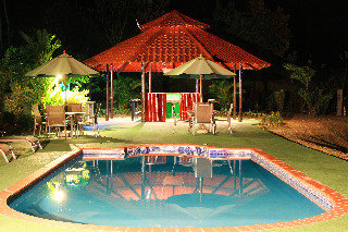 Hotel Green Lagoon Falls Park Lodge