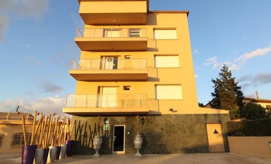 Hotel H