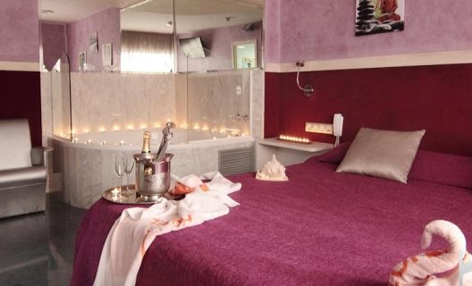 Hotel H