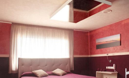 Hotel H