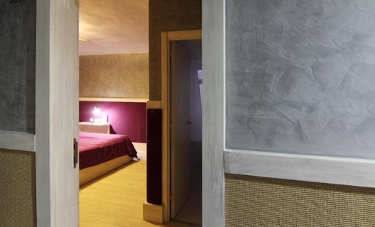 Hotel H
