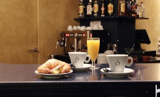 Hotel H