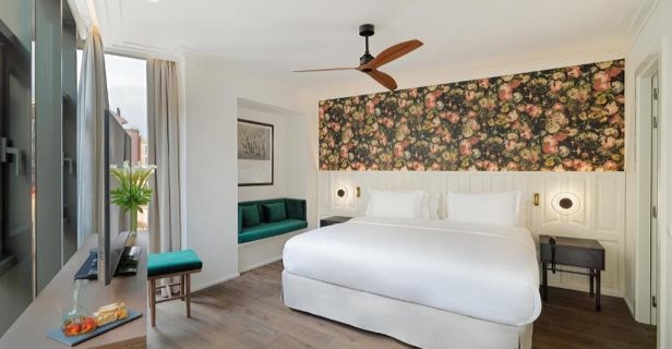 Hotel H10 Casanova