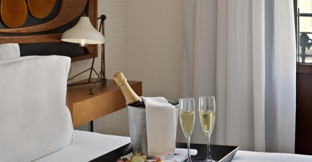 Hotel H10 Metropolitan