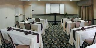 Hotel Hampton Inn And Suites Airport