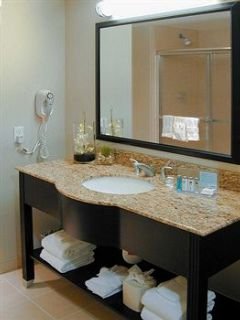 Hotel Hampton Inn And Suites Airport