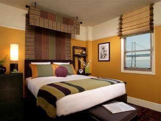Hotel Harbor Court