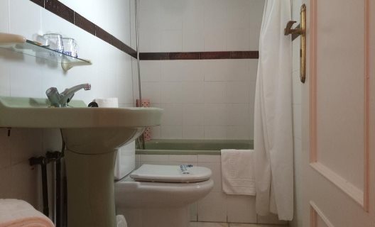 Hotel Hermanos Macias