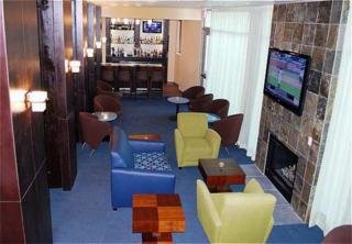 Hotel Holiday Inn And Suites Airport