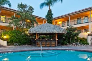 Hotel Holiday Inn And Suites Near Busch Gardens