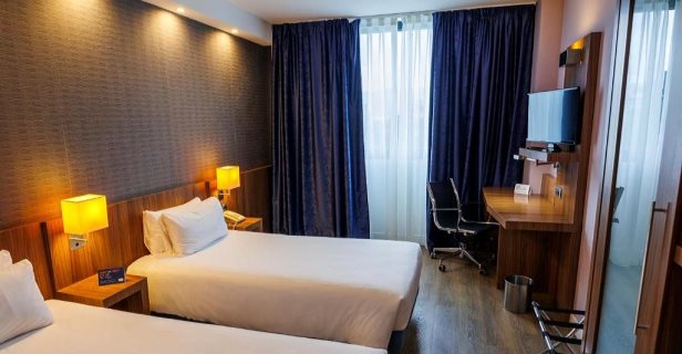 Hotel Holiday Inn Express Bilbao Airport