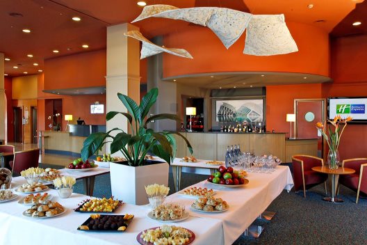Hotel Holiday Inn Express Ciudad De Las Ciencias