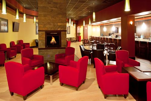 Hotel Holiday Inn & Suites