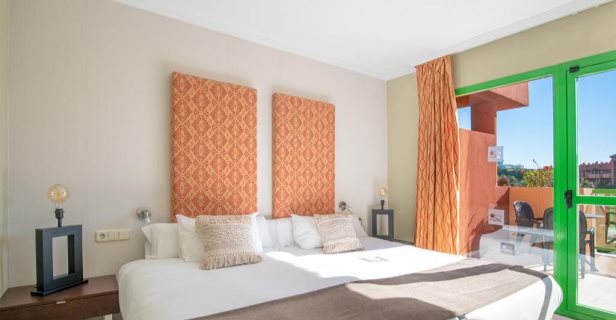 Hotel Holiday World Riwo