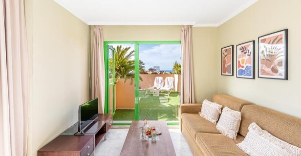 Hotel Holiday World Riwo