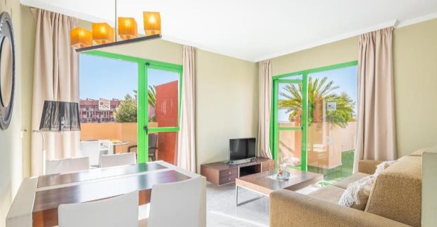 Hotel Holiday World Riwo