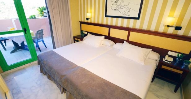 Hotel Holiday World Riwo