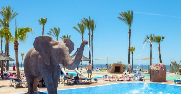 Hotel Holiday World Riwo