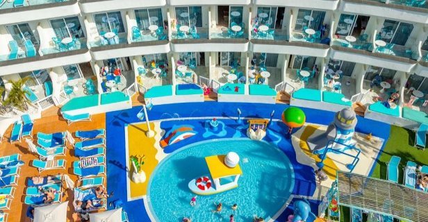 Hotel Hovima La Pinta Beachfront Family
