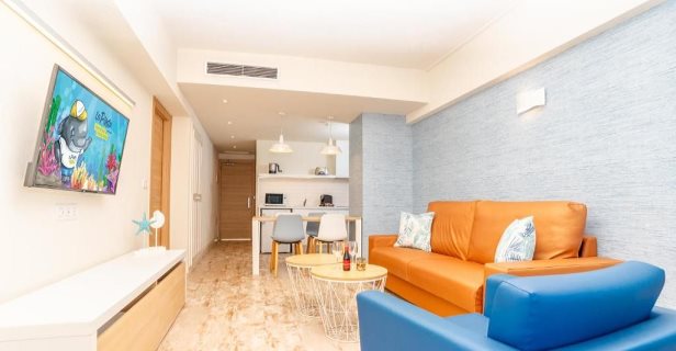 Hotel Hovima La Pinta Beachfront Family