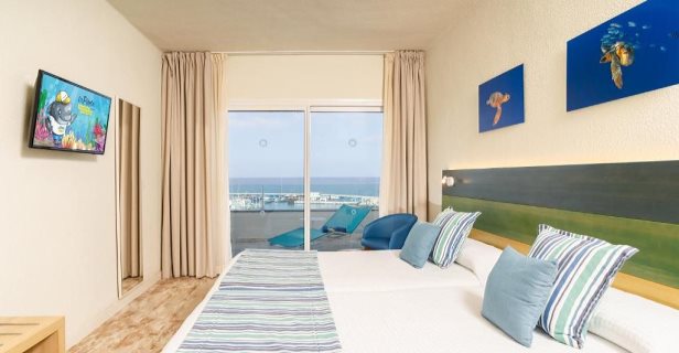 Hotel Hovima La Pinta Beachfront Family