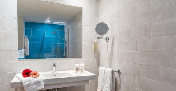 Hotel Hovima La Pinta Beachfront Family