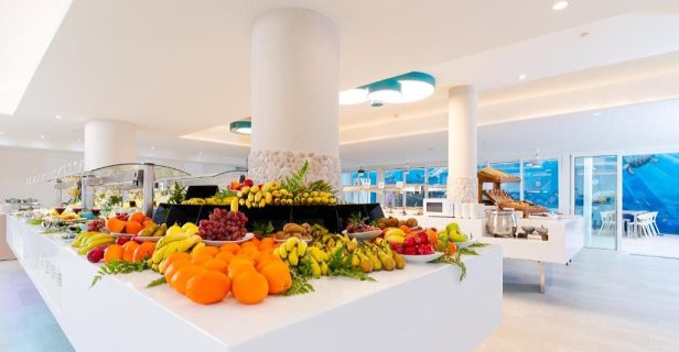 Hotel Hovima La Pinta Beachfront Family