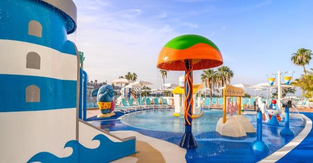 Hotel Hovima La Pinta Beachfront Family
